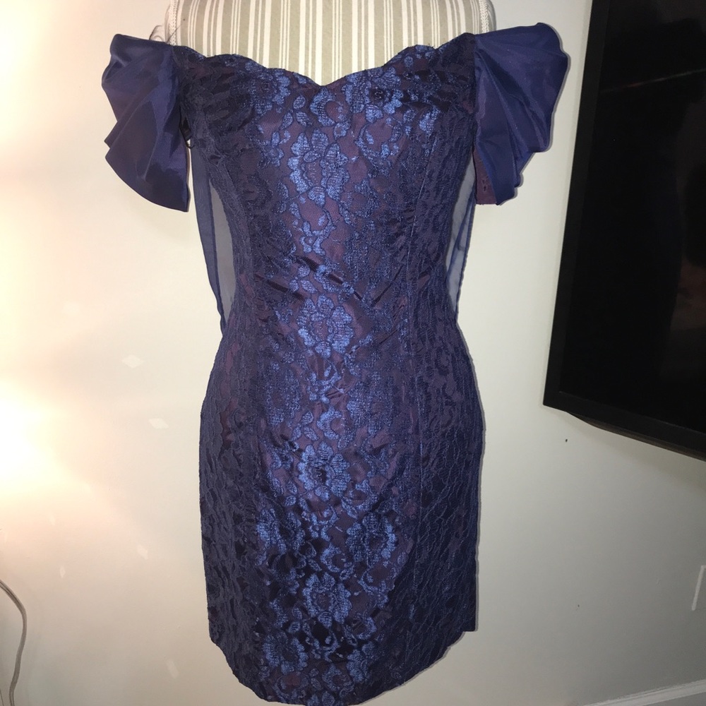 VINTAGE DRESS